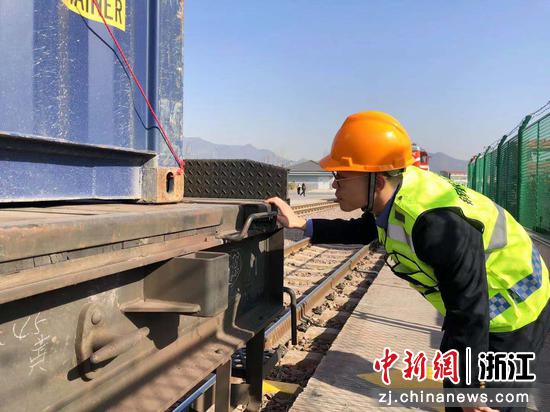 “五一”期间中欧班列货运现场。 徐贤通供图