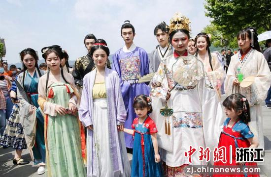 活动现场的汉服爱好者。 沈旭辉供图