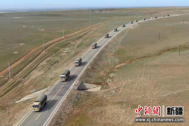 新疆阿勒泰军分区某边防团远程机动 展开实战化野外驻训