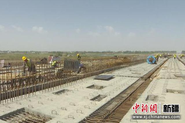 新疆巴州：國家重點工程若民高速全線最長大橋架設完成