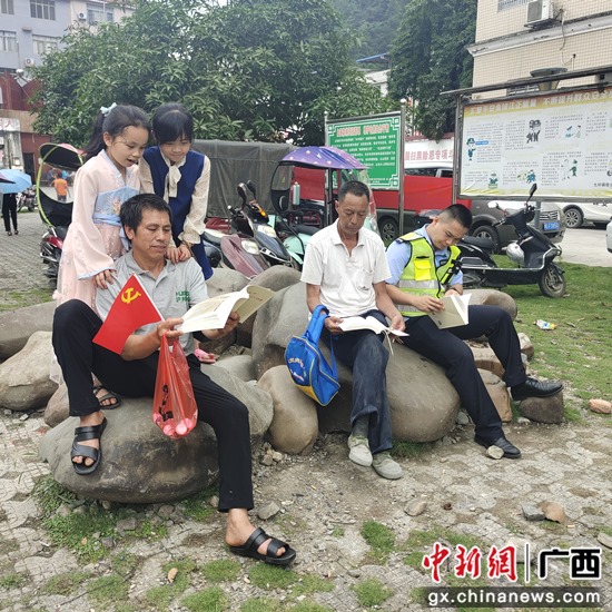 九圩镇举办的党史学习教育阅读分享活动，提高广大群众学习党史的积极性 金城江宣传部供图