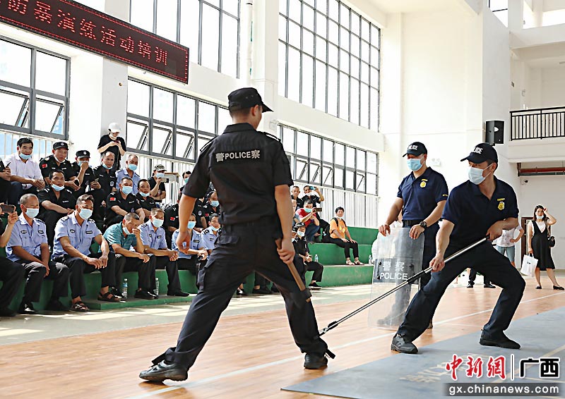 贺州平桂警方开展反恐防暴演练提高处突能力(1/5)