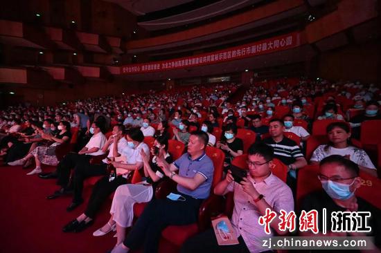 统一战线各界人士代表齐聚一堂。范伟鸿 摄