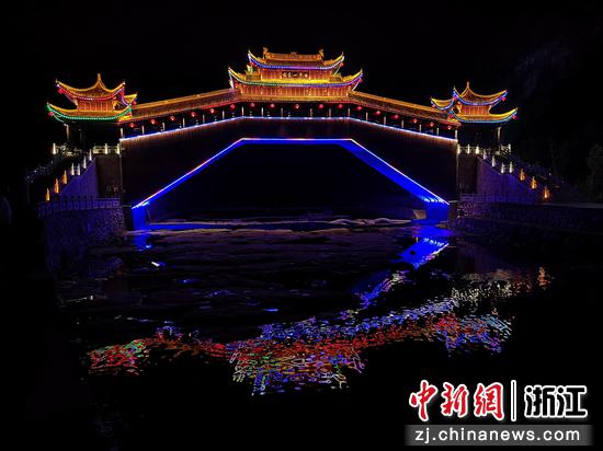 黄岩山廊桥夜景 范宇斌供图