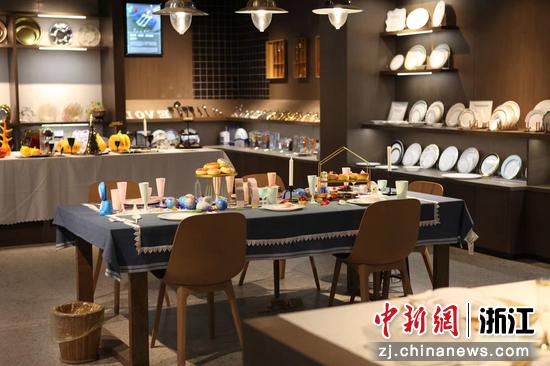 浙江雪丽日用品有限公司产品展示。  黄永强供图