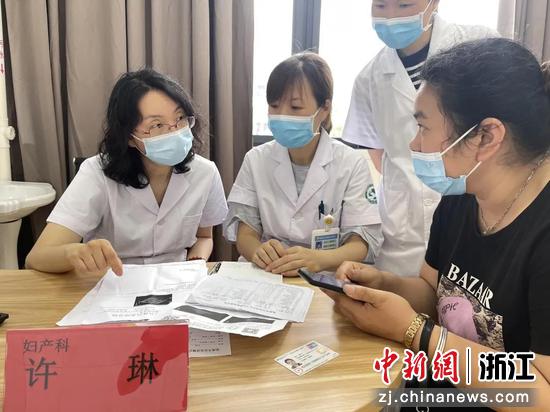 义诊现场 蒋超颖供图