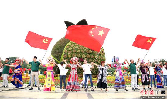 柳州举行2021年“春花秋水 画卷柳州”花卉展