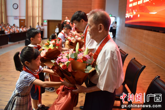桂林理工大学举行庆祝中国共产党成立100周年座谈会