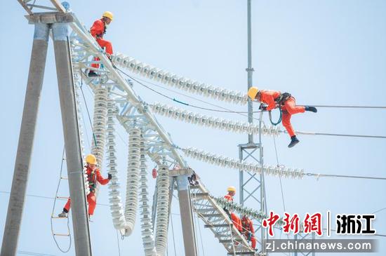 台州电网建设。谢海明 摄