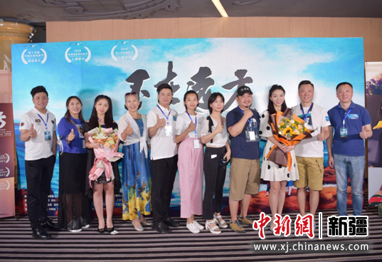 爱情喜剧电影《不在远方》用温情笔触讲述中国式家庭故事
