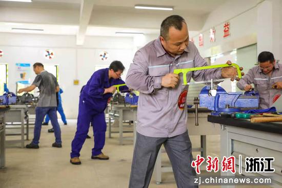 选手在参赛  贾燕华 摄
