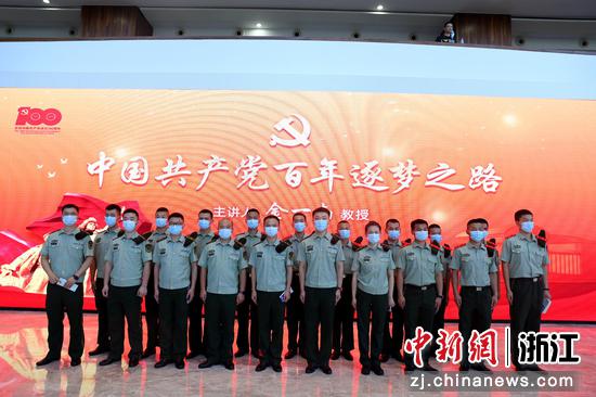 活动合影  刘治乾 摄