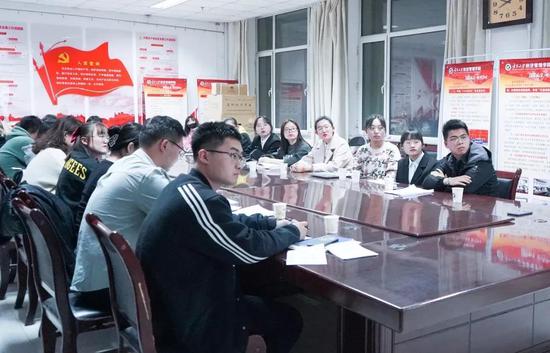 宁夏学联组织青年学生代表进行专题学习