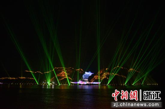 山体光影展现场 范宇斌供图