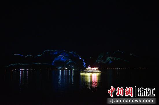 浙江温州党史学习教育光影展现场 范宇斌供图