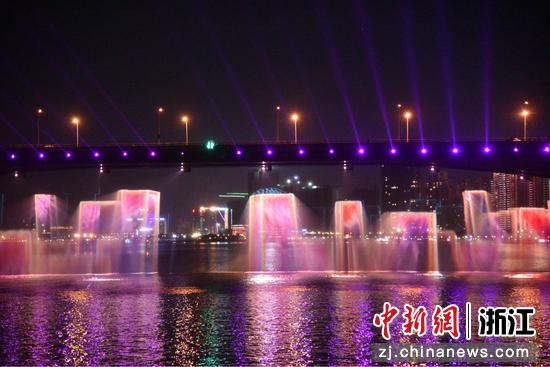 瓯越大桥水秀 范宇斌供图