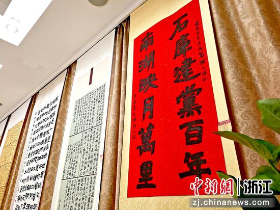 部分展览作品。 余宁磊供图
