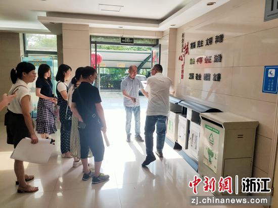 现场指导  徐建敏 摄