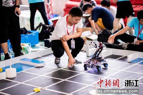 能源收集对抗赛。 陶博勇 摄