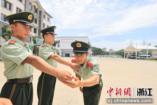 预提指挥士官集训结业考核现场 章朝晖 摄