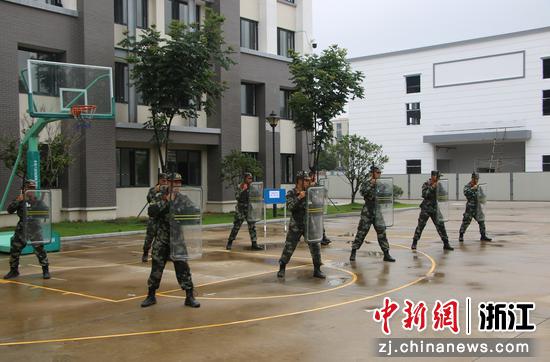预提指挥士官集训结业考核现场 章朝晖 摄