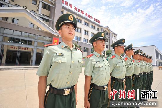 预提指挥士官集训结业考核现场 章朝晖 摄