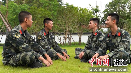 “列兵之间的对话”活动。苏俊玮 摄