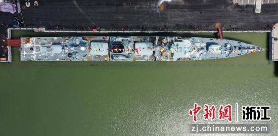 “金华舰”（航拍图）。  包康轩 摄