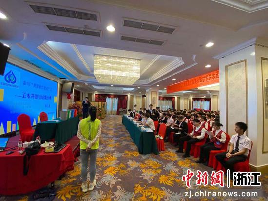 垃圾分类宣讲 叶敏峰 摄