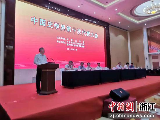 中共嘉兴市委副书记、市长毛宏芳  胡丰盛 摄