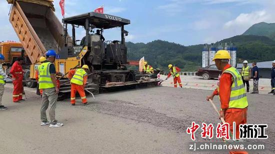 浙江省交通集团景文高速项目有序复工。  浙高建公司 供图
