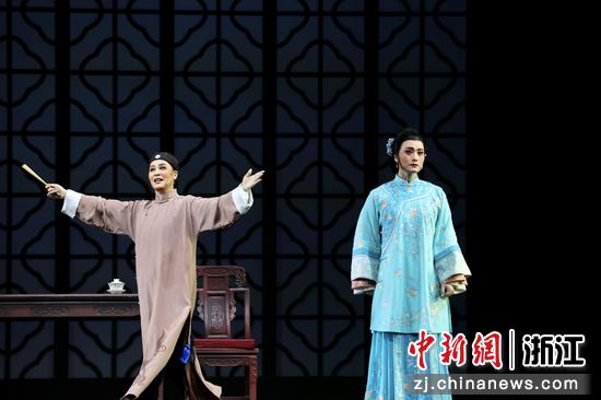 越剧《鉴湖风云》一幕 袁洁莲 摄
