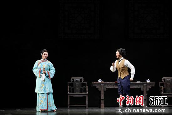 越剧《鉴湖风云》一幕 袁洁莲 摄