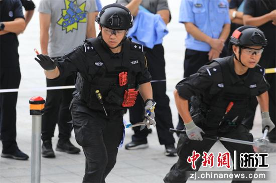 实战训练  李栋波 摄