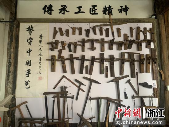 溪口木工手艺人的作坊。雷金洋 摄