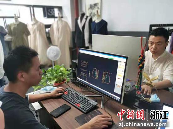 浙江省服装产业创新服务综合体内的企业。  张雨滴 摄