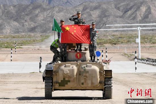 “国际军事比赛-2021”中国库尔勒赛区首个比赛日中国车组迎来“开门红”
