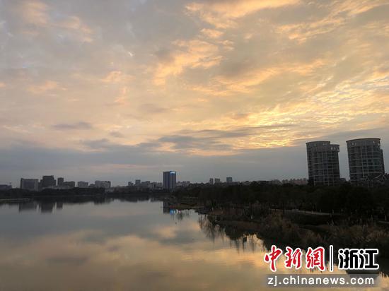 江北区一景。  林波 摄