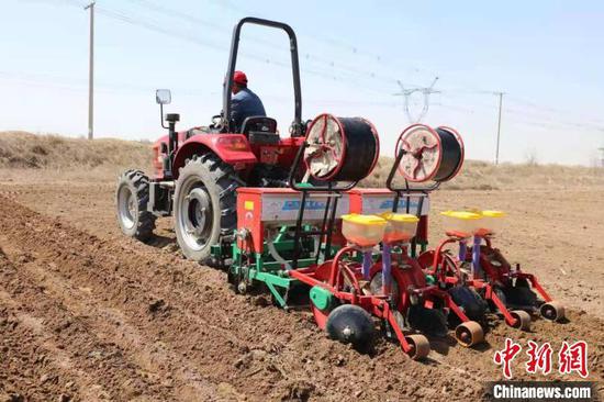 內蒙古今年農作物總播面積超1.36億畝 超額完成國家任務