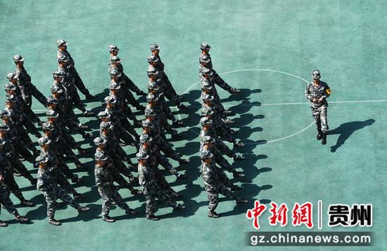 9月8日，贵阳市南明区的预征青年正在进行队列训练。