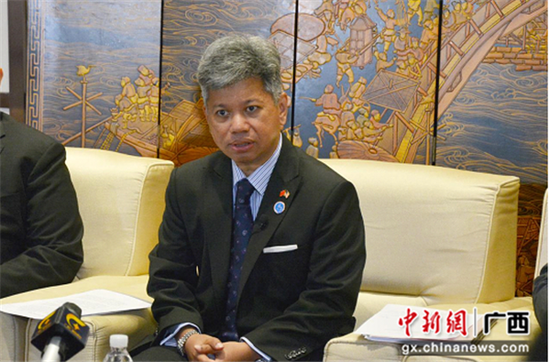 马来西亚驻华大使努尔西万接受媒体采访。林洁琪 摄