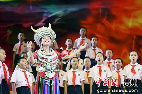 贵阳举行“班班有歌声”校园歌咏比赛