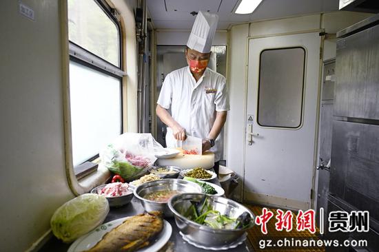 贵阳客运段：列车上邂逅贵州美食