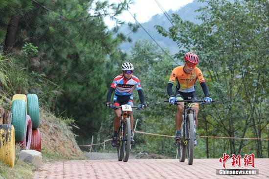 2021年贵州省高校山地自行车赛开赛