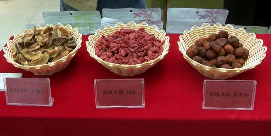 阿瓦提县各类产品在第八届新疆特色果品（阿克苏）交易会上广受好评