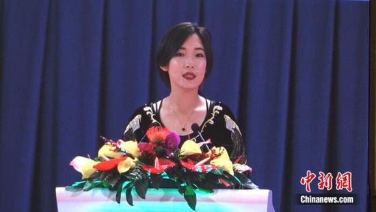 图为“河狸公主”初雯雯作为全球青年代表之一，在中国昆明举行的《生物多样性公约》缔约方大会第十五次会议上发言。(视频截图)