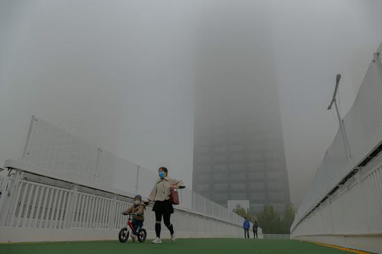 天津遭遇大雾天气