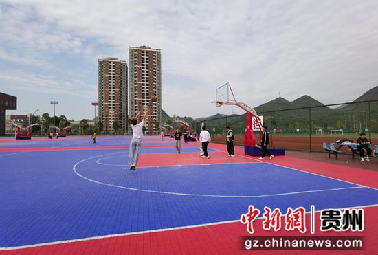 贵州工业职业技术学院篮球场