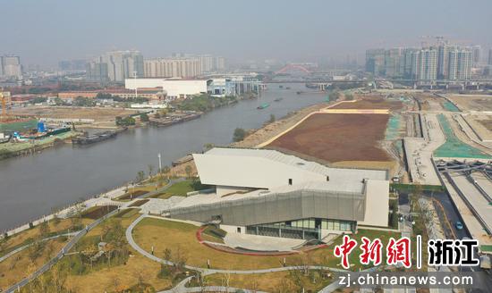 航拍坐落于中国大运河边的杭州大运河音乐公园。 王刚 摄