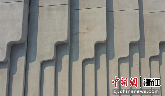 杭州大运河音乐公园观景平台的阶梯如琴键。（无人机照片） 王刚 摄